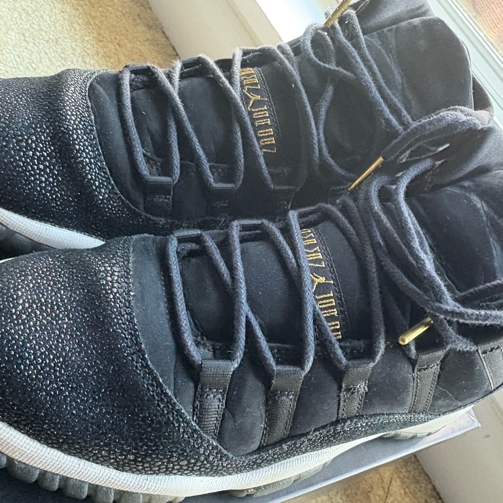 Air Jordan 11 Retro Heiress Black Stingray GS  women’s size 9 - Picture 7 of 8